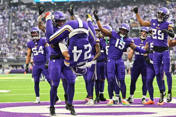 Vikings White Chicks celebration